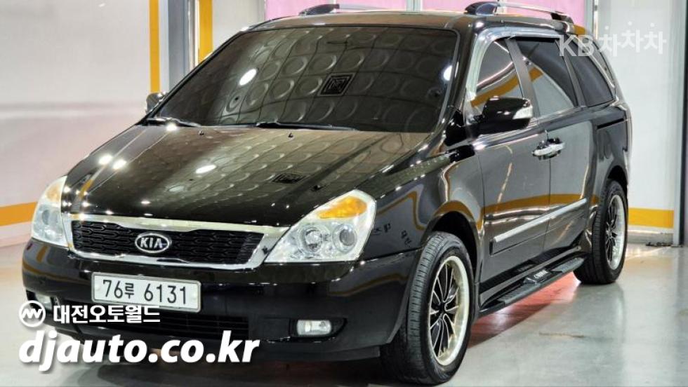 2012 kia carnival