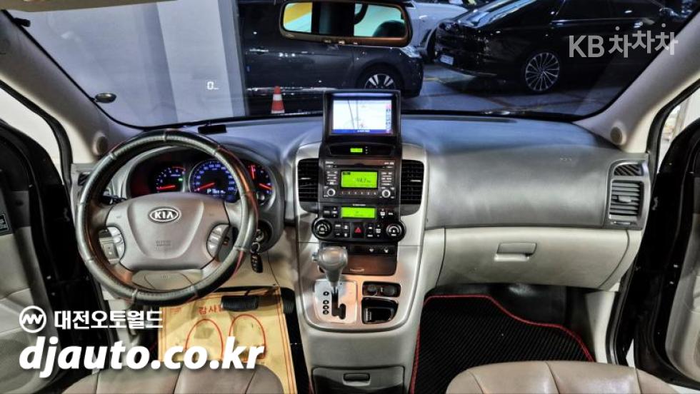 2012 - kia carnival