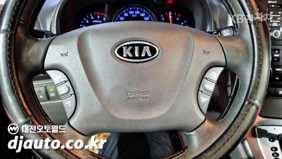 2012 - kia carnival