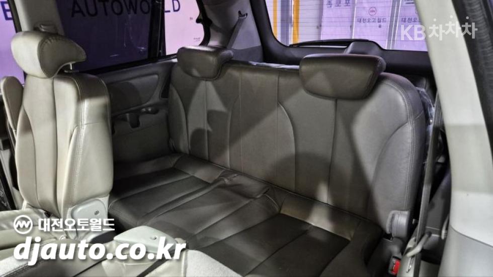 2012 - kia carnival