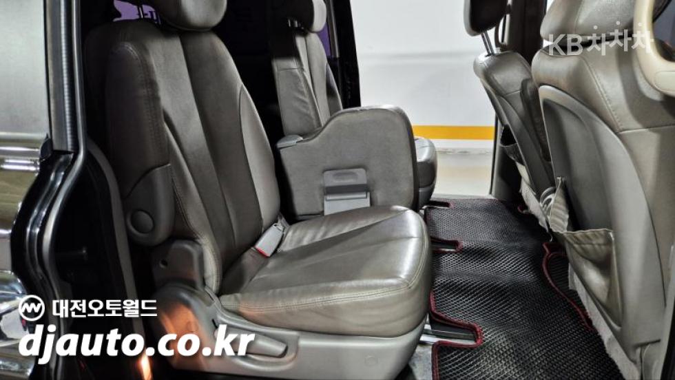 2012 - kia carnival