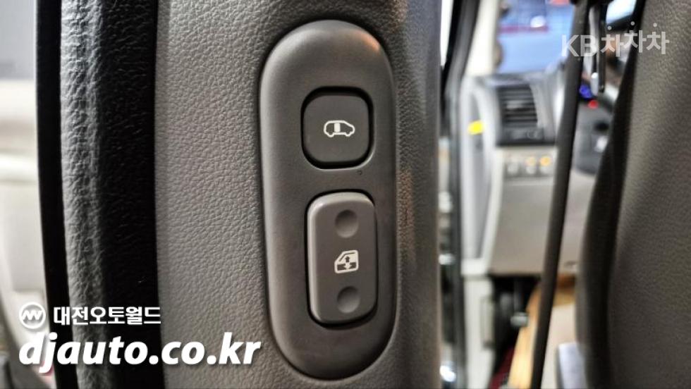 2012 - kia carnival