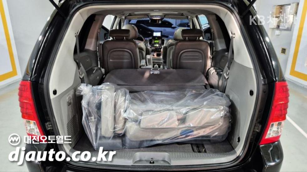 2012 - kia carnival