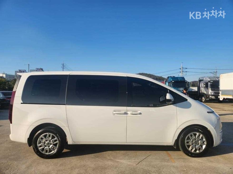 Hyundai Staria — miniaturë 3