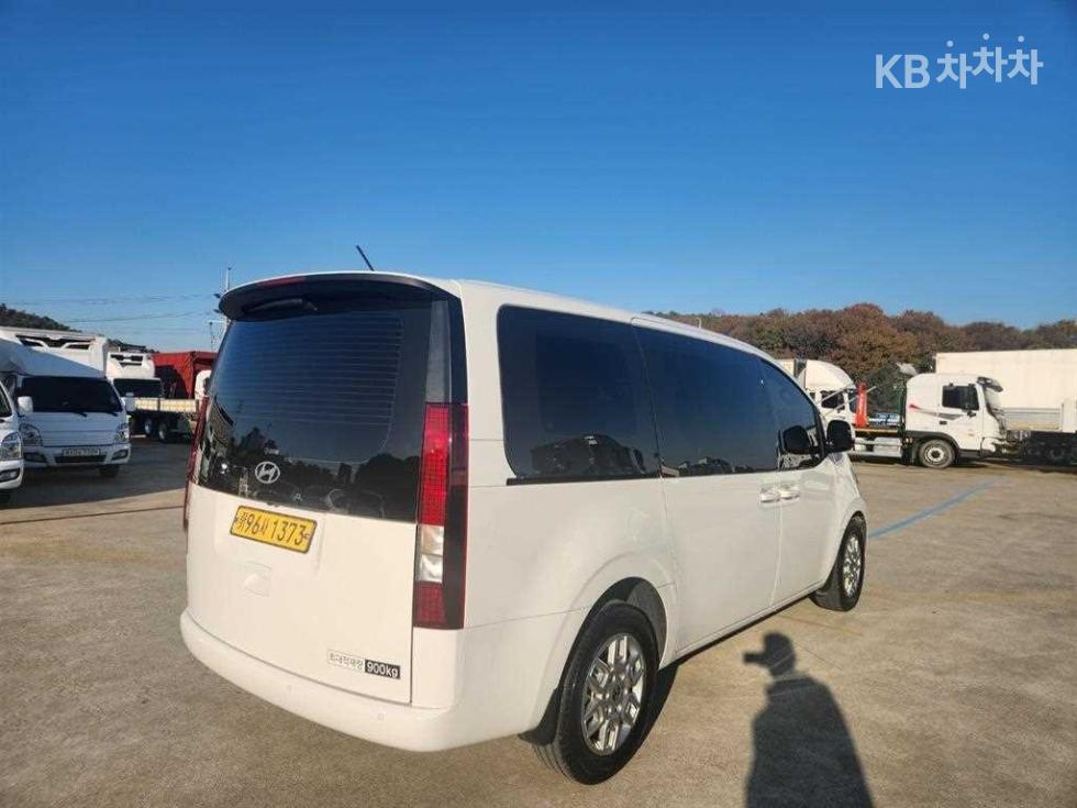 Hyundai Staria — miniaturë 4