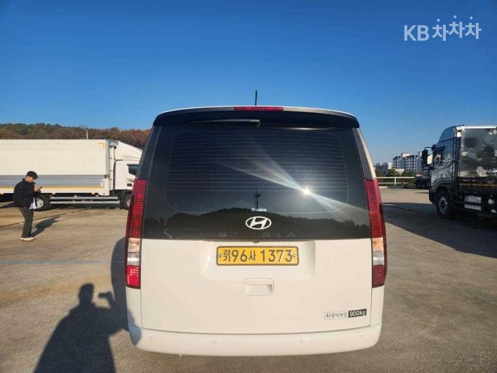 Hyundai Staria — miniaturë 5