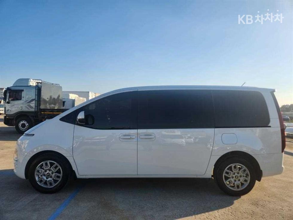 Hyundai Staria — miniaturë 7