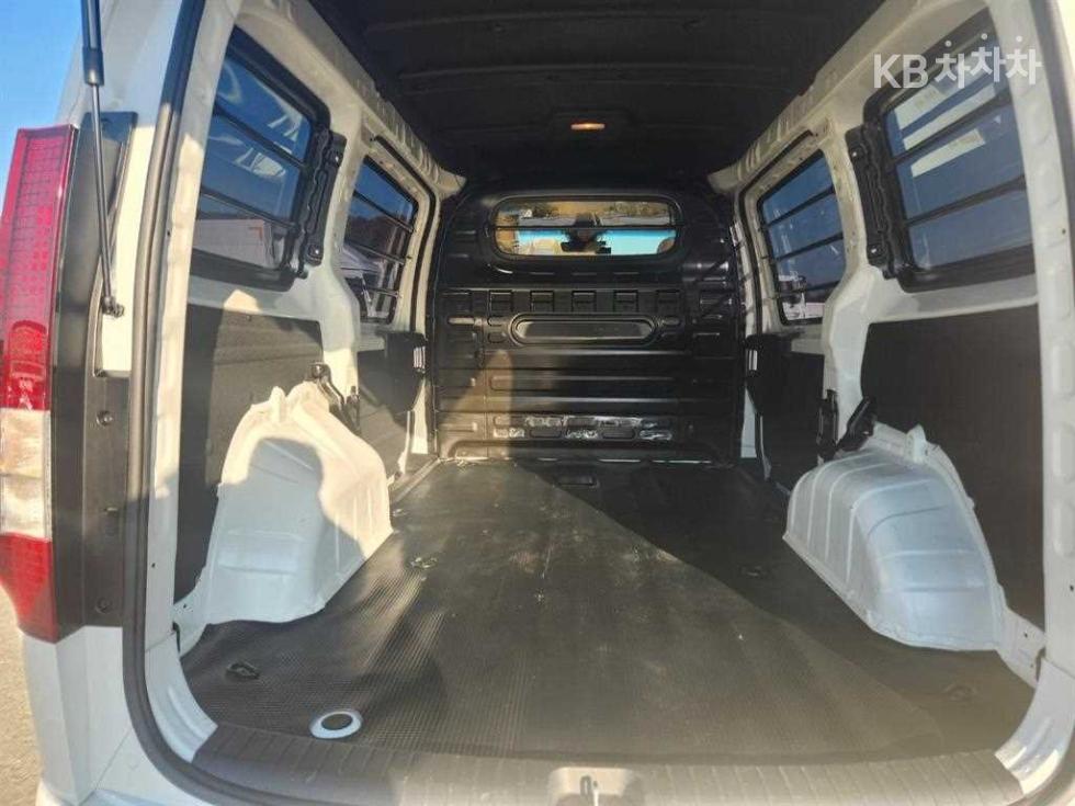 Hyundai Staria — miniaturë 9