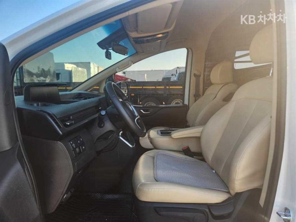 Hyundai Staria — miniaturë 13