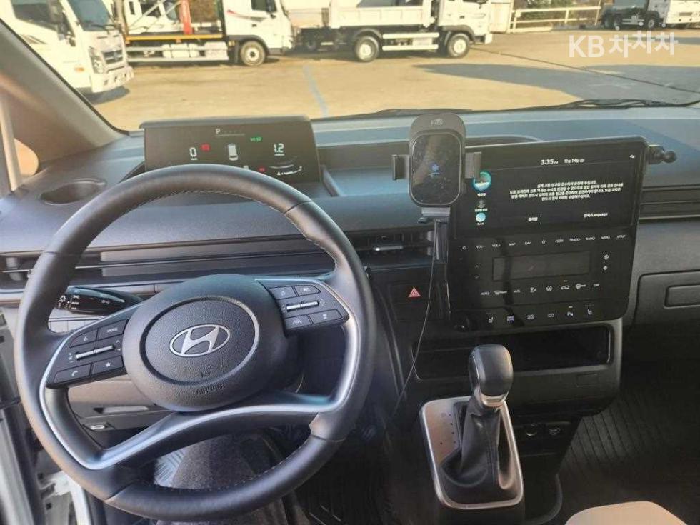 Hyundai Staria — miniaturë 14