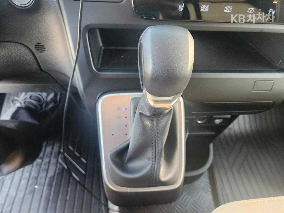 Hyundai Staria — miniaturë 17