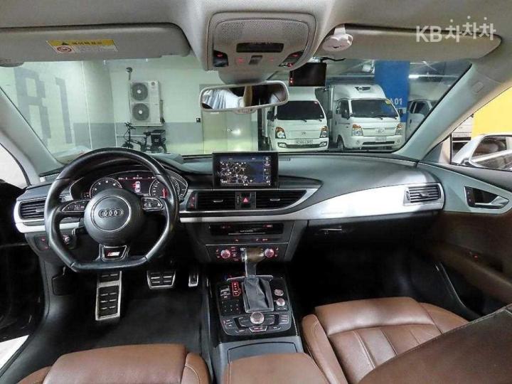 Audi A7 3.0 TFSI Quattro 9