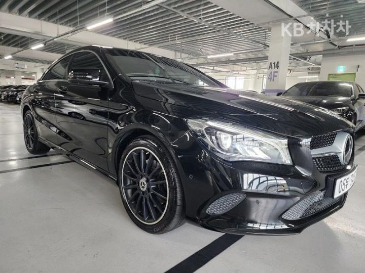 Mercedes-Benz CLA-Class CLA250 4Matic C117 4
