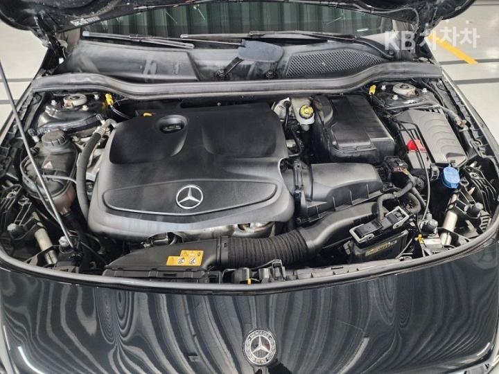 Mercedes-Benz CLA-Class CLA250 4Matic C117 8