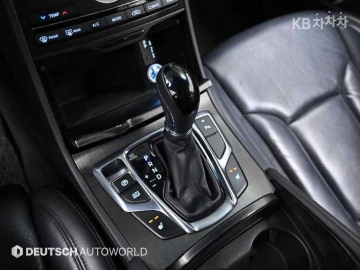 Hyundai Grandeur Hybrid Premium 9