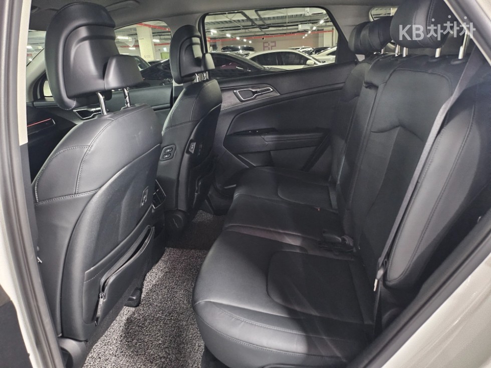 2023 - kia sportage