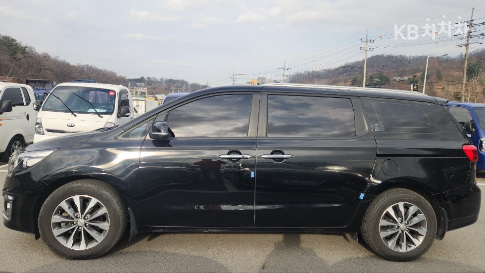 2016 - kia carnival
