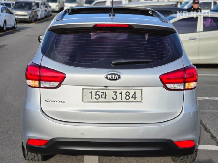 Kia Carens 1.7 VGT Prestige 3