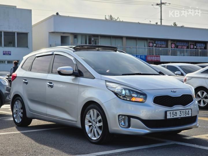 Kia Carens 1.7 VGT Prestige 4