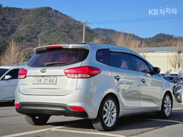 Kia Carens 1.7 VGT Prestige 5