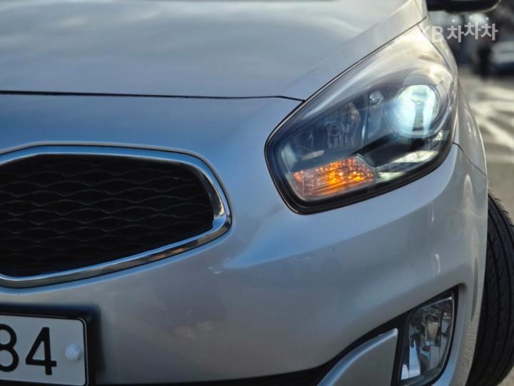 Kia Carens 1.7 VGT Prestige 6