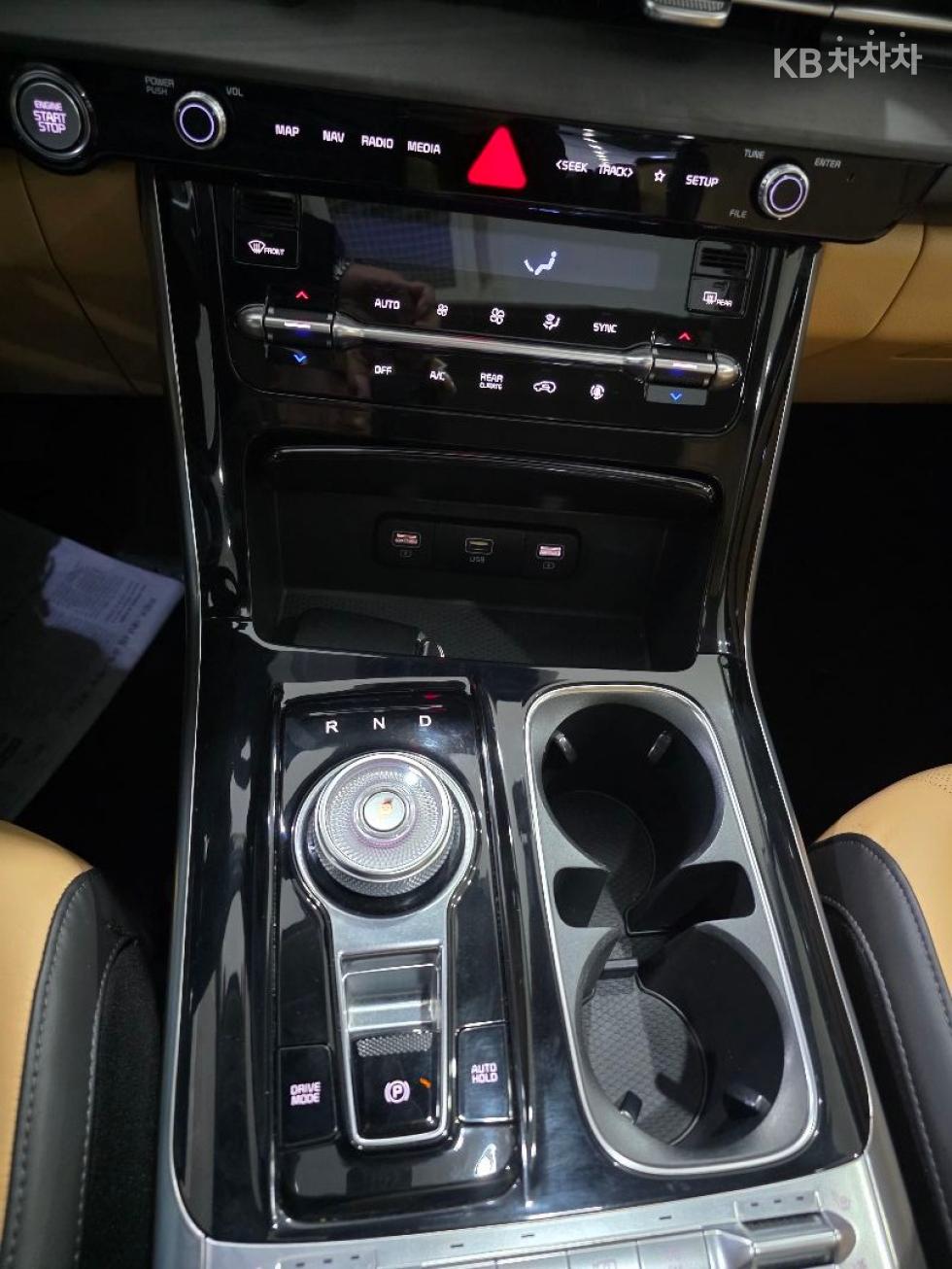 2021 - kia carnival