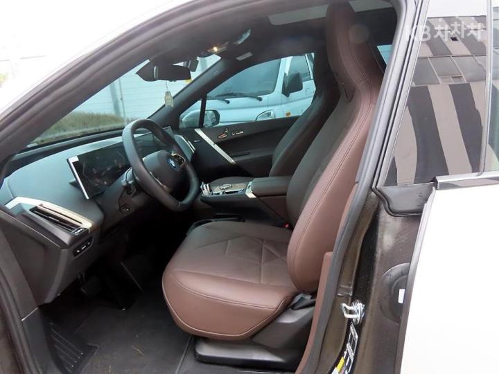 BMW iX i20 xDrive50 Sport Plus 6