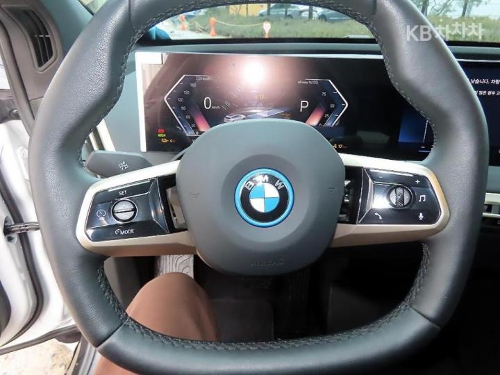 BMW iX i20 xDrive50 Sport Plus 9