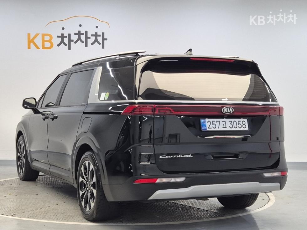 2021 - kia carnival