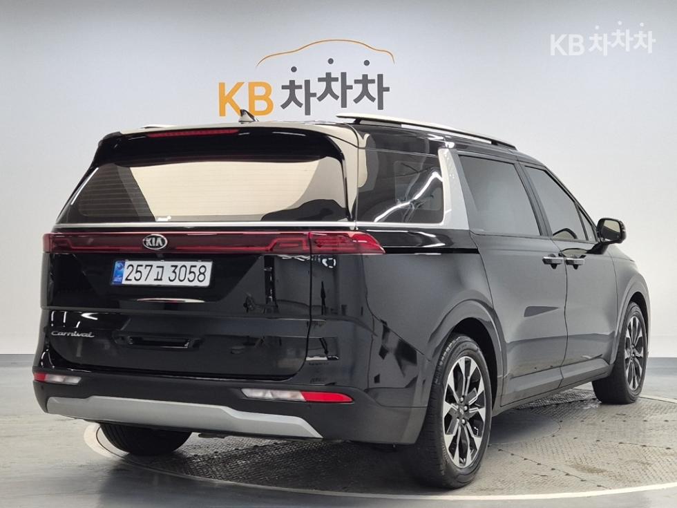 2021 - kia carnival