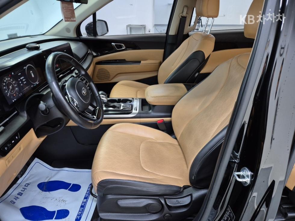 2021 - kia carnival