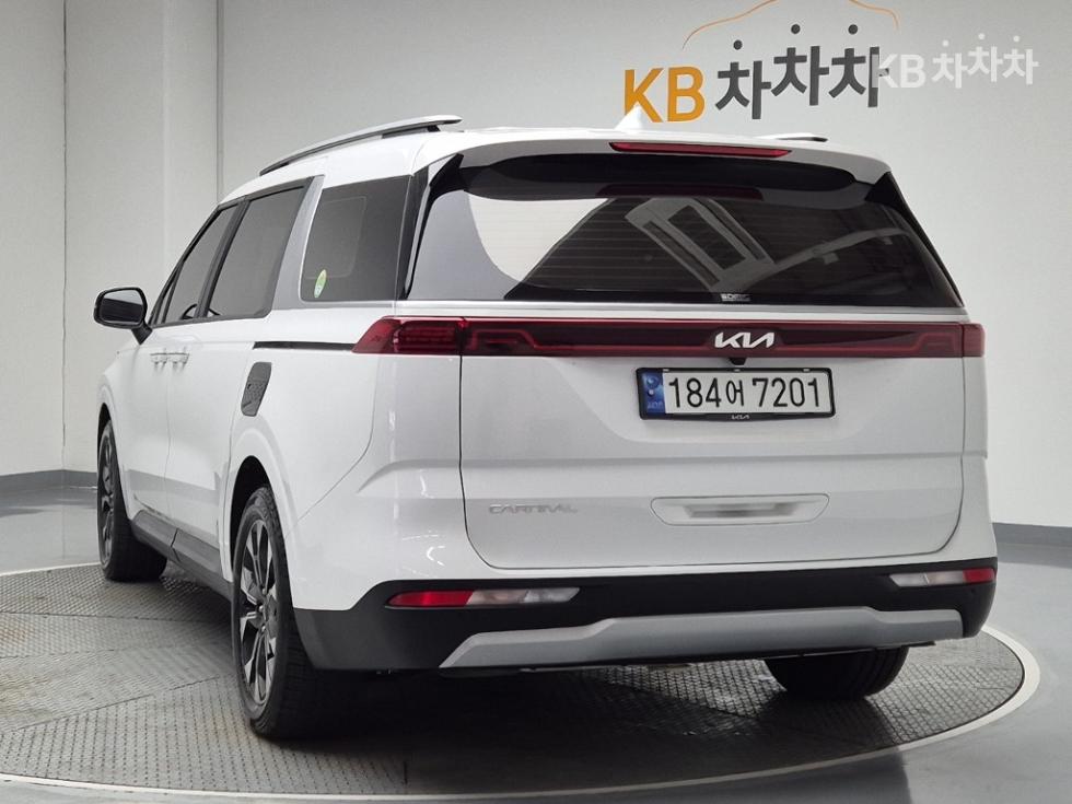 2023 - kia carnival