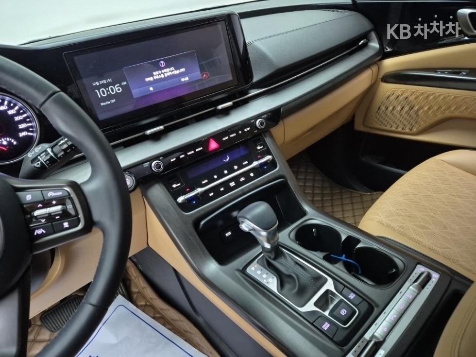 2023 - kia carnival