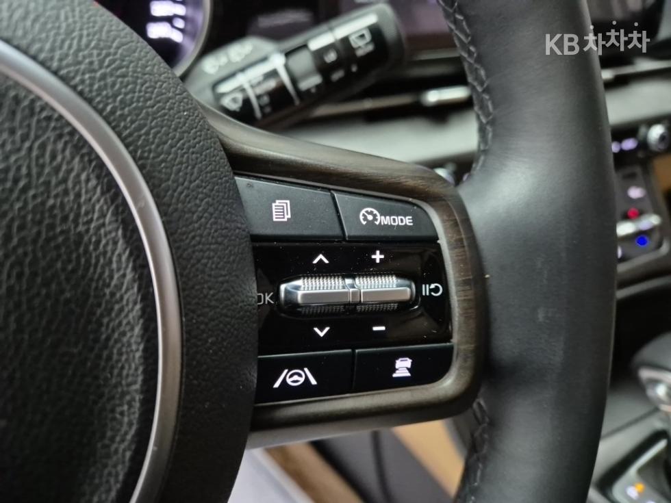 2023 - kia carnival