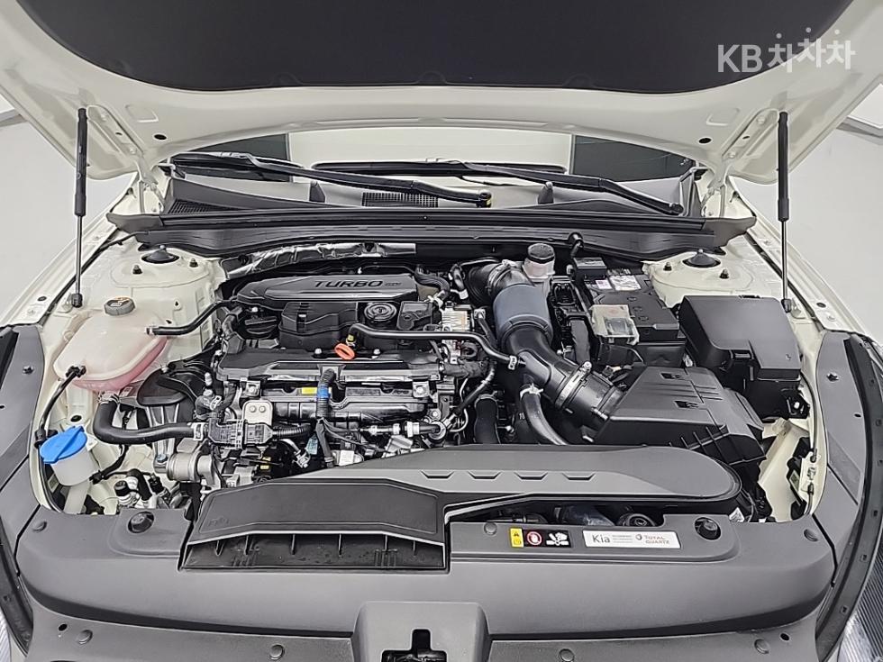 2023 - kia k5