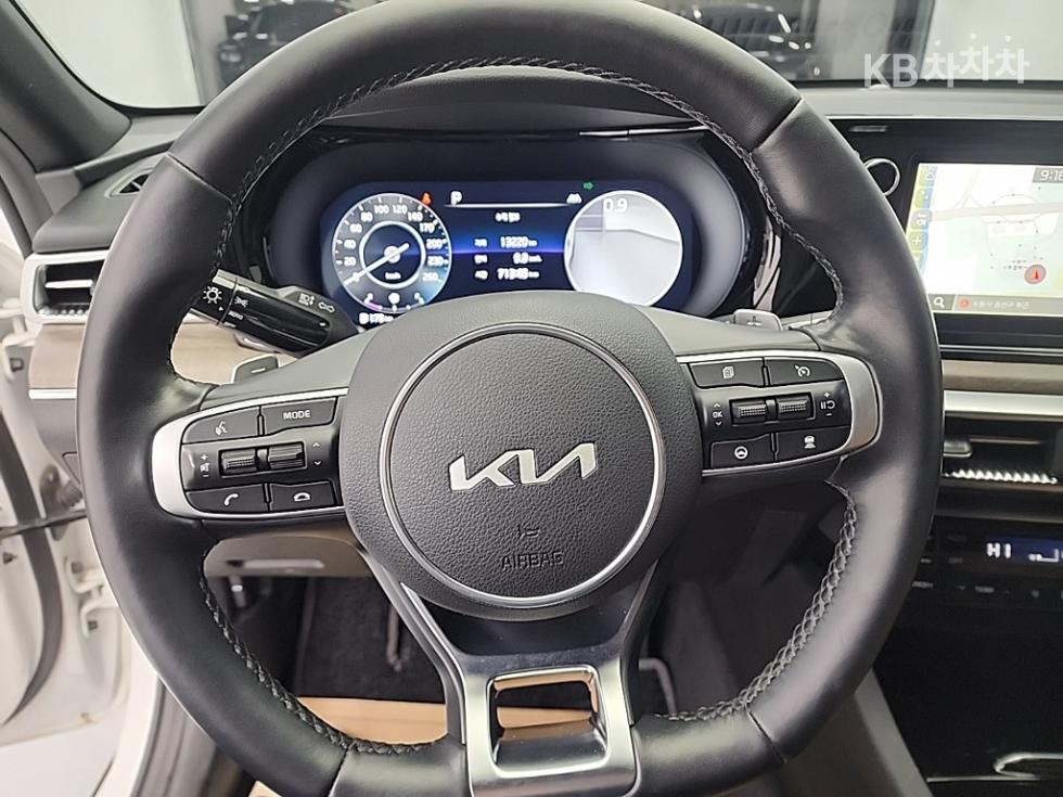 2023 - kia k5