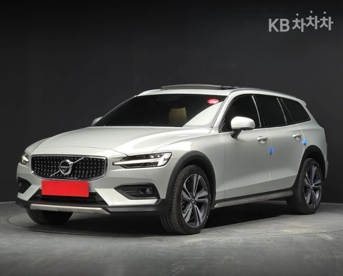 Volvo V60 CC(2세대) B5 AWD Pro - фото 1
