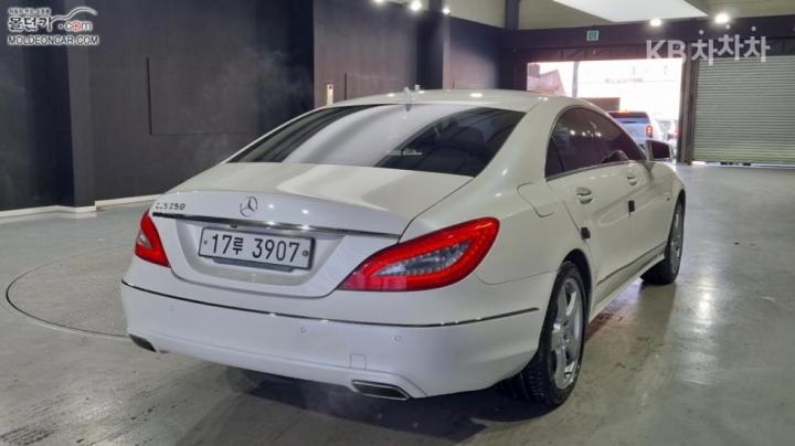 Mercedes-Benz CLS-Class W218 CLS350 Gasoline BlueEfficiency W218 2011-2012 3