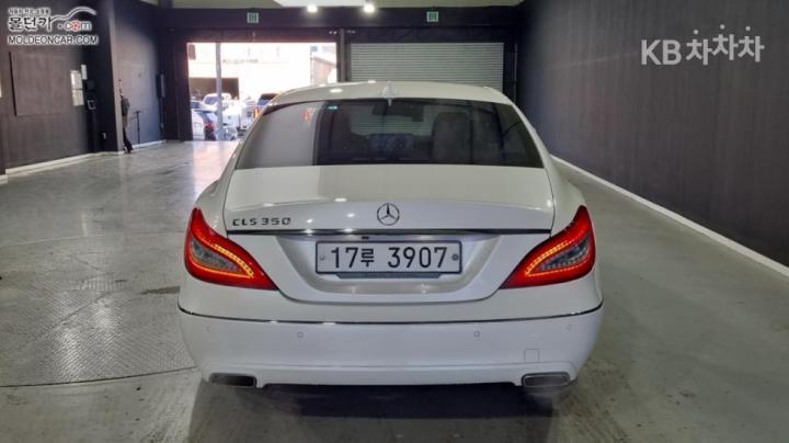 Mercedes-Benz CLS-Class W218 CLS350 Gasoline BlueEfficiency W218 2011-2012 5