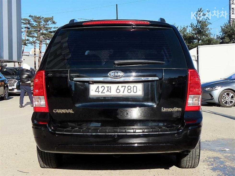 2011 - kia carnival