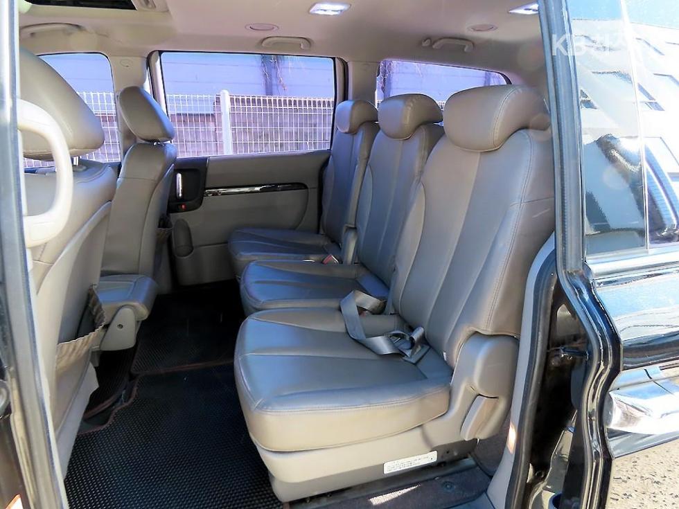 2011 - kia carnival