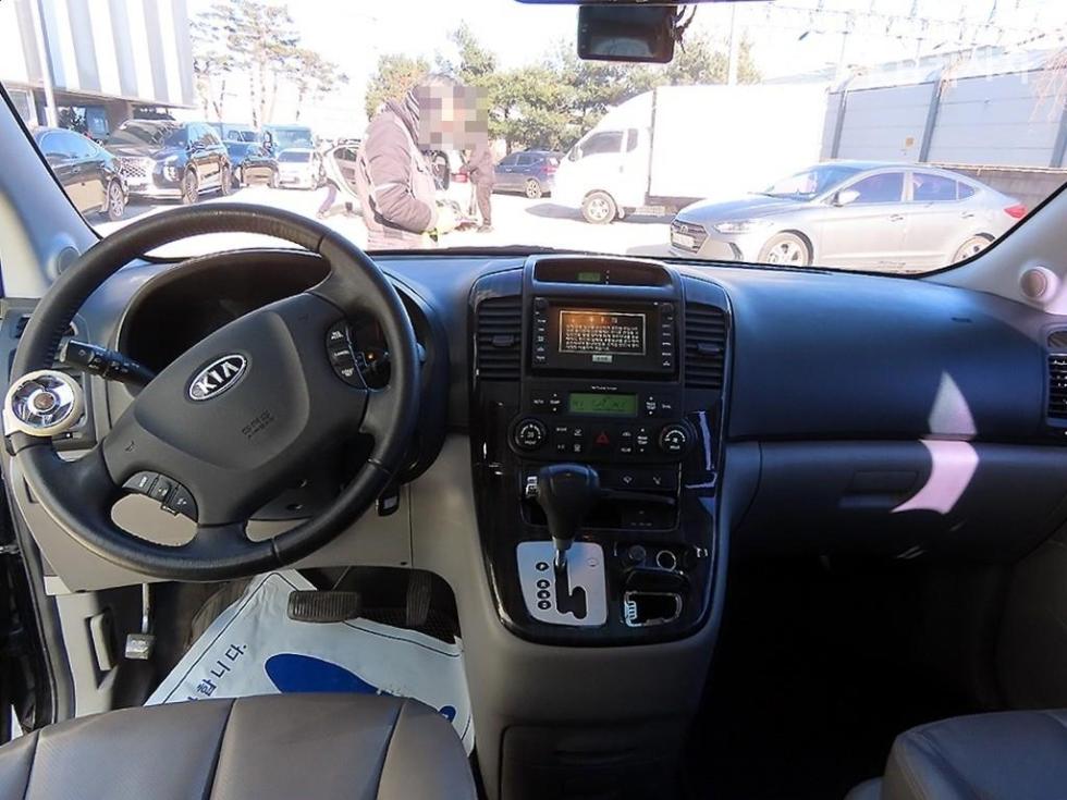 2011 - kia carnival