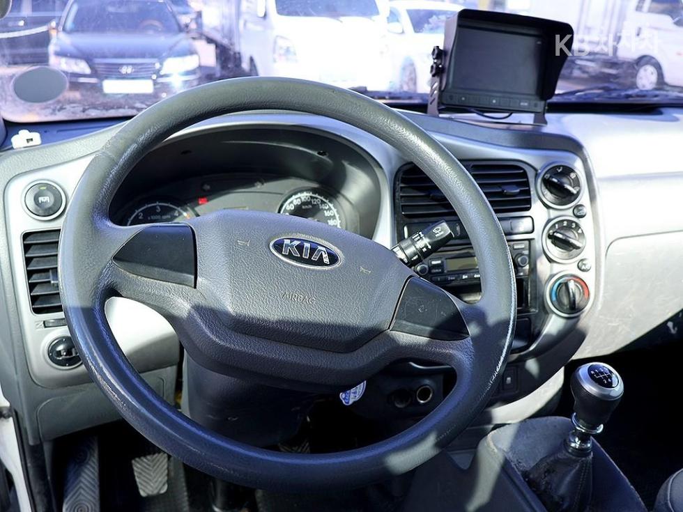 2016 - kia bongo iii