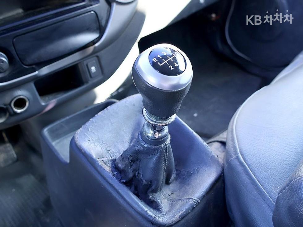 2016 - kia bongo iii