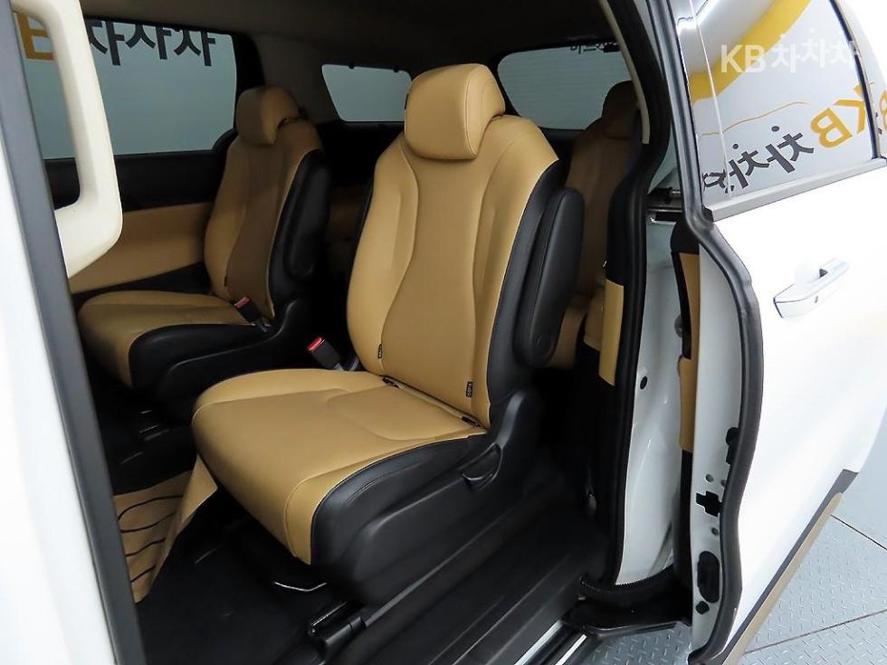 2023 - kia carnival