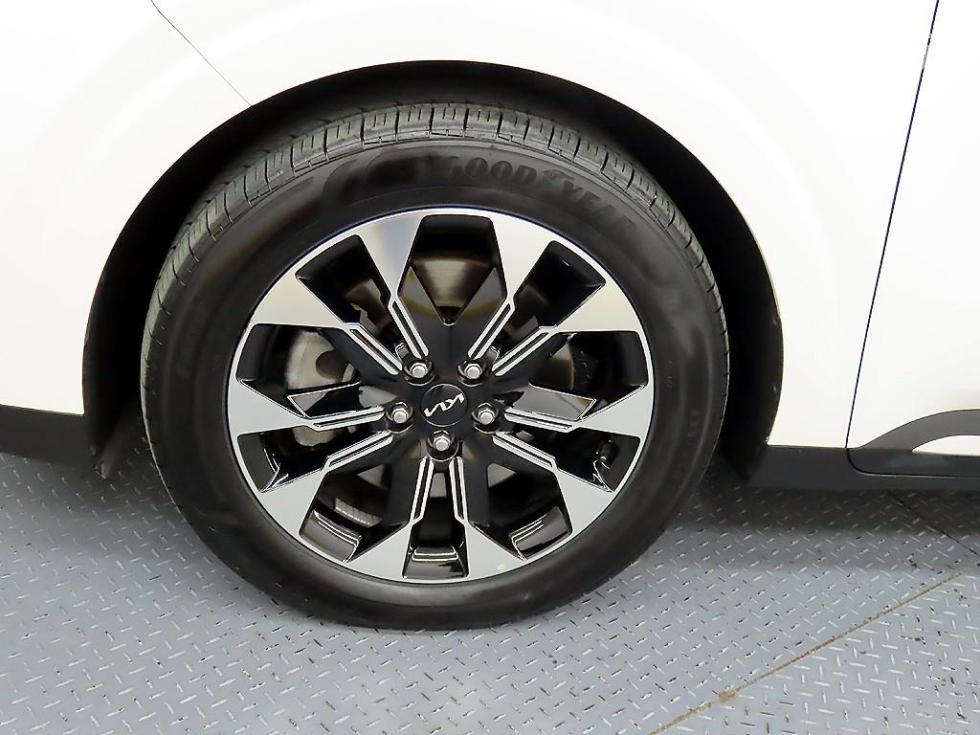 2023 - kia carnival