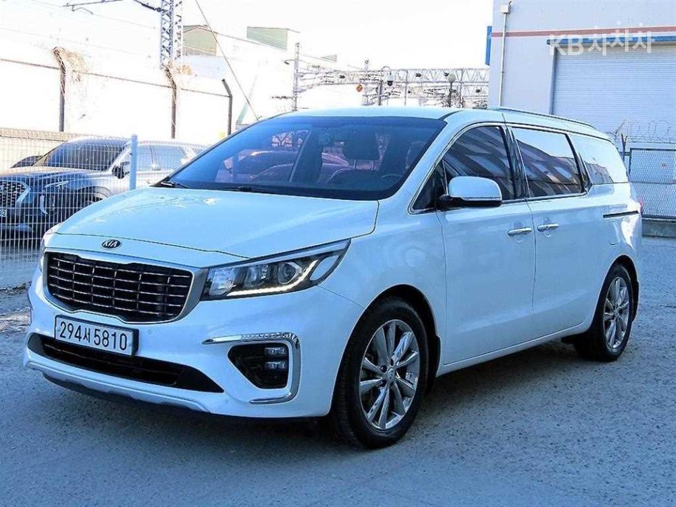 Kia 더 뉴 카니발 9인승 2.2 디젤 프레스티지 - фото 1