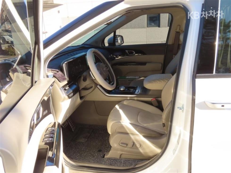 2022 - kia carnival