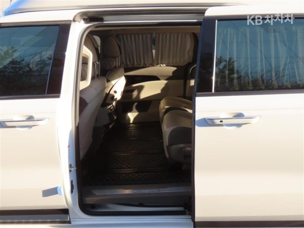 2022 - kia carnival