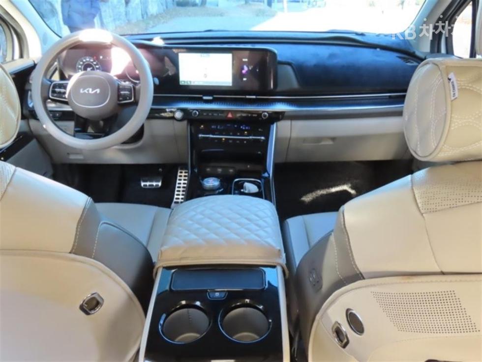 2022 - kia carnival